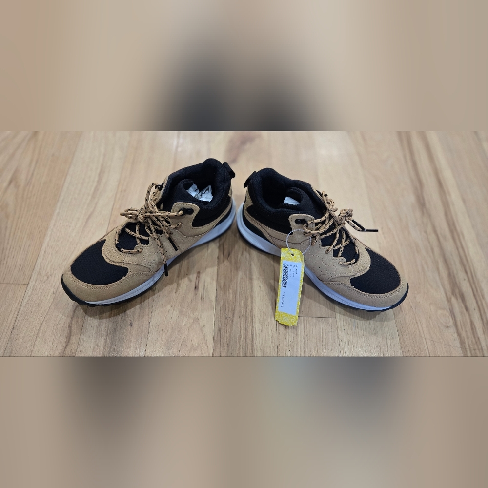 Merrell Kids Sneakers in Tan and Black